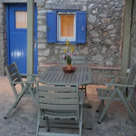 Apartmán To Petradi Avgonima Exteriér fotografie